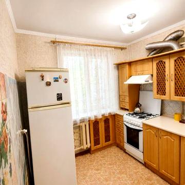 Продаж 2 кімнатної квартири по вул. Космонавтів