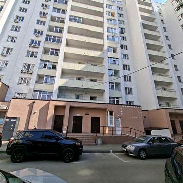 Велика однокімнатна квартира в центрі Вишгорода