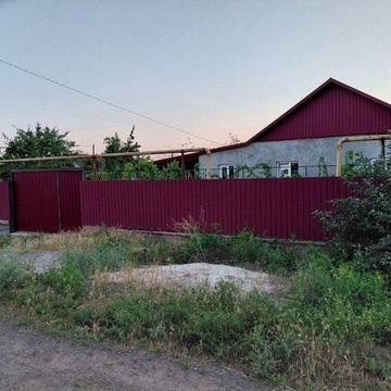 Продам дом с ухоженной территорией