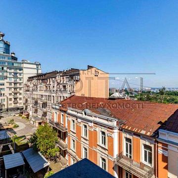 Пропонується на продаж видова квартира площею 65 м² у знаковій локації столиці — вул. Велика Житомирська, 16, Шевченківський район