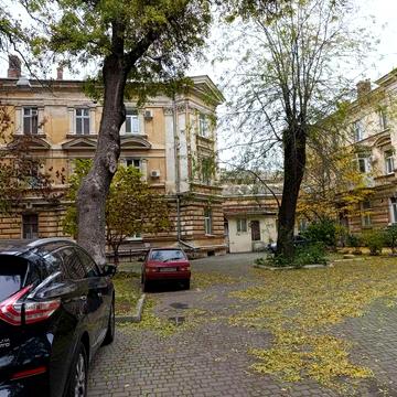 1 ком. в Павловском доме, Куликово поле,  хороший дом. большой двор. Центр. ЖК Павловский дом