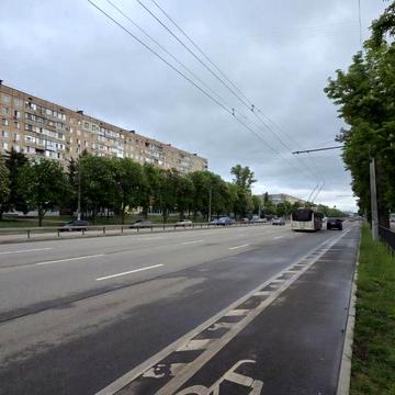3 комн 200 лет Кривого Рога,  возле Comfy