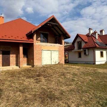 Продаж будинку у Винниках, біля Окружної, 2 поверхи, 160 000$
