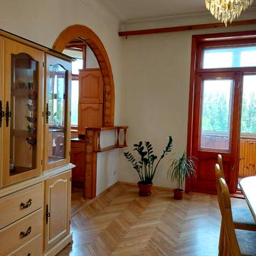 Вацлава Гавела бульв. (Івана Лепсе), 55
