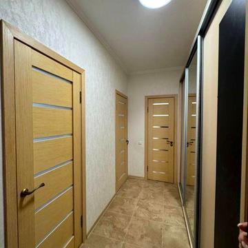 1к квартра біля Центрального парку . Газ .Балкон