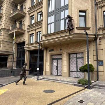 Клубний будинок Консул. 10 ст. Фонтану. Двокімнатна. Високий перший. ЖК Консул