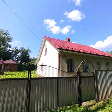 Будинок близько до центру, гарна ділянка 0,35 га Сторожинець