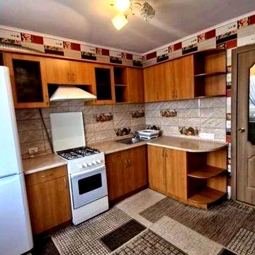 Срочно продам 2х комн квартиру Новые Дома, пр Григоренко 1 выс/5 с балконом, в отличном ж/сост.