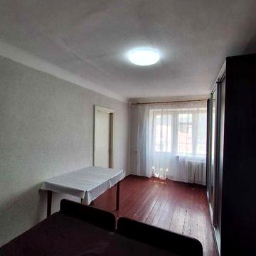 Продаж 2 кім район 12 школа Марка Вовчка