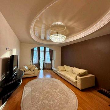Продаж 3 кімнатної квартири вул .Плугова (р-н Грінченка,Мазепи)