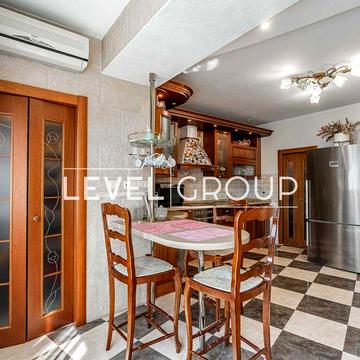 Преміальна 4-кімнатна квартира в центрі Києва | 184,5 м² | Власне паркомісце у подарунок