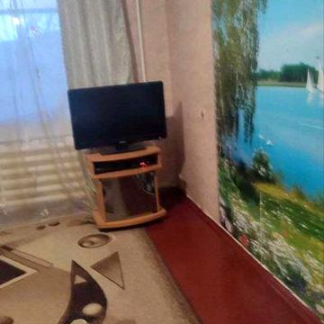 Продам 1-кімнатну квартиру в Павлограді р-н 40 років, від власника ЖК ОСББ