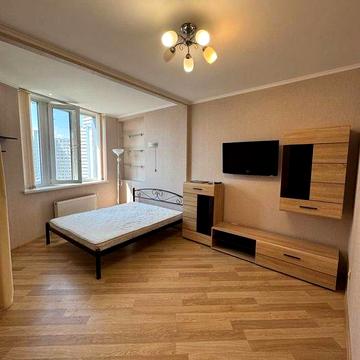 Оренда 1-к квартири в ЖК Status Grad | Осокорки