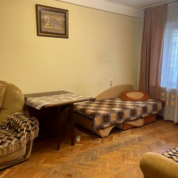 Василя Чумака вул., 8