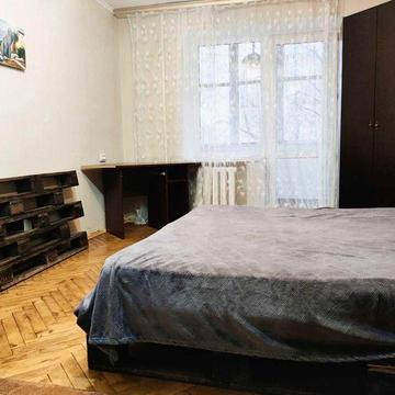 1-комнатная квартира Печерский р-н, ул. Предславенская 12.