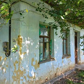 Будинок з ділянкою