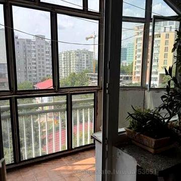 Продаж 4-кімнатноі квартири в.Під Голоском,17. ближній центр