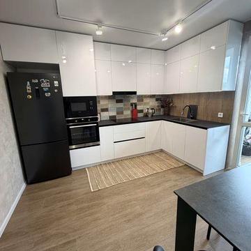Продам 3к квартиру с кап ремонтом Новострой ,ЖК Мира 2,метро 1минута ЖК Мира