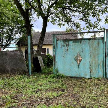Продам будинок для тих, хто хоче зробити все під себе.