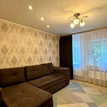 Продам частину будинку в центрі - вул. Шишкарівська