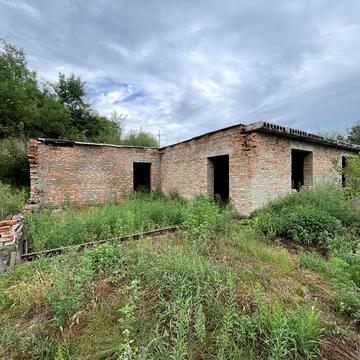 Продається недобудований будинок біля джерела
