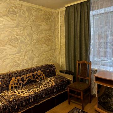 Оренда затишної кімнати на вул. Фабрична, перепланована в квартиру-студію.
