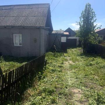 Продам Пів будинку з можливостю добудування , город , гараж