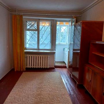 Продаю 1к кв ул .И.Бедзая и пересечение 1 Слободская. 2эт 5 эт дома, кирпичный, жилое состояние. Центр города.