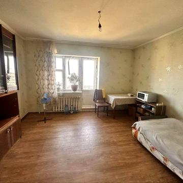 Продам 3-кімнатну квартиру в Борисполі, вул. Бабкіна, 12