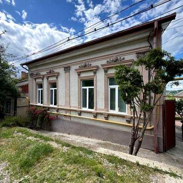 Продається будинок у центрі Чернівців район вул. Арона Пумнула