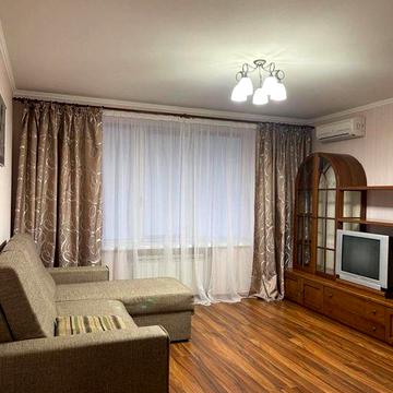 Продам 2 кім.кв. ЦЕНТР вул. Маяковського (М. Хвильового) Сталинка
