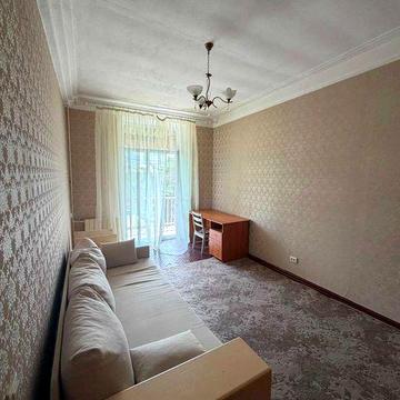 Продаж 2-кім. квартири, метро Червоний Хутір, вул. Бориспільська, 36