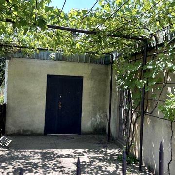 Продам небольшой дом в районе Зеленхоза