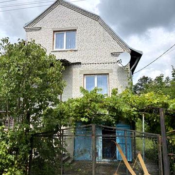 Продаж будинку з ремонтом та меблями в м.Золочів