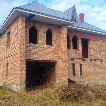 Ваш дім біля Карпат: тиша, природа та свіже повітря.