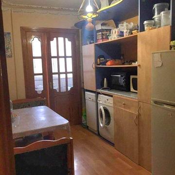 Продам 3 комн. квартиру на ул. ген. Бочарова / Сахарова