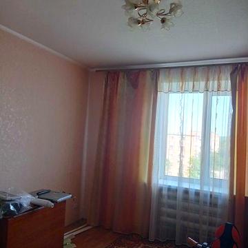 Продам двокімнатну квартиру на п"ятому поверсі