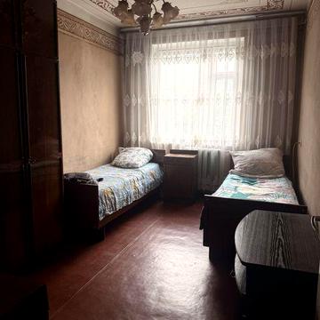 Здається в оренду 2кім.квартира по вул. Головна