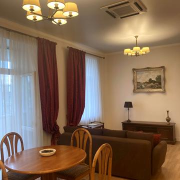 Велика Васильківська вул. (Червоноармійська), 106
