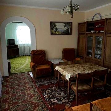 Є Частина  будинку з міськими комунікаціями