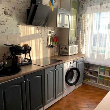 Оренда просторої 3-кімнатної квартири на вул. Широка