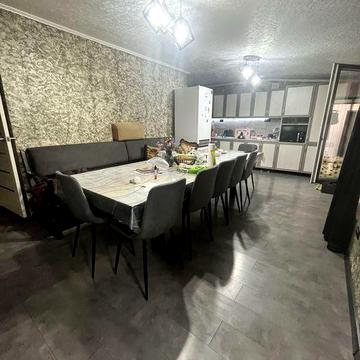 Продается хозяйский дом на асфальте