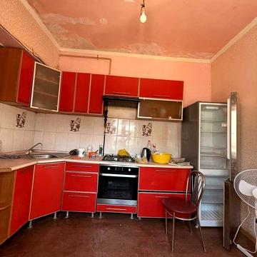 Продам однокомнатную квартиру 40 м.кв в пгт Великодалинском,Одесская область, пригороде Одессы и Черноморска.