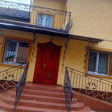Продам будинок місто Золочів