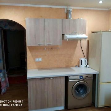Оренда однокімнатна малогабаритна квартира зі своїми удобствами