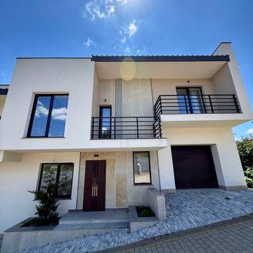 Продаж таунхаусу з ремонтом в центрі міста