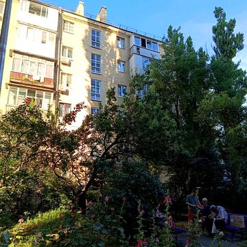 2 кімнатна поруч Метро Либідська