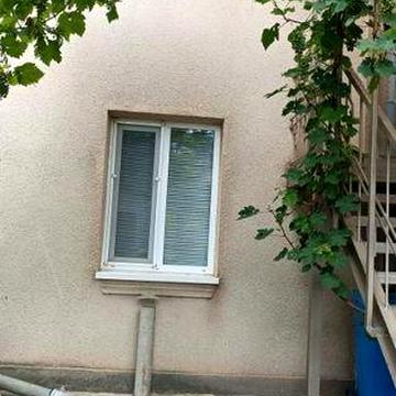 Сдам 1 к  домик 25 м для 1-2 человека долгосрочно  Толбухина/Мега дом,двор общий,т/душ во дворе!