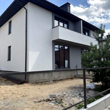 Продається котедж в м. Новояворівськ (с. Стадники)