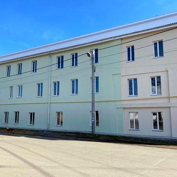 Продам квартиру поряд з центральним автовокзалом, власне опалення. Можлива купівля з будматеріалами або з повним ремонтом ЖК "На Будівельному"